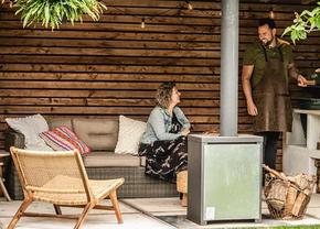 Alege grătarul cu capac ceramic Big Green Egg și descoperă magia gătitului într-o formă pură și autentică!