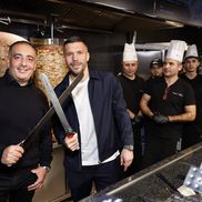Lukas Podolski, jucător emblematic al fotbalului german, devenit „Regele Kebabului” / Foto: Imago Images