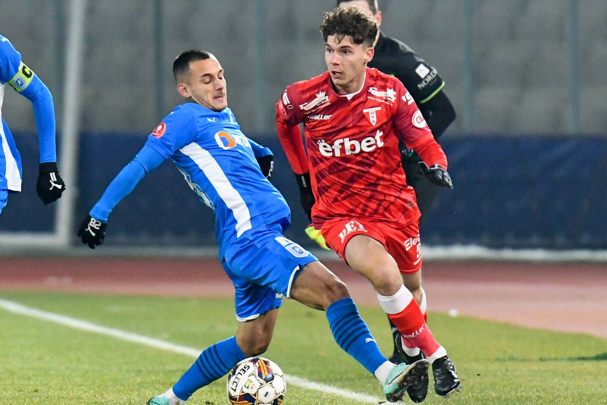 Rapid a blocat jucătorii rivalei înaintea meciului direct: „Nu e vorba doar de bani”