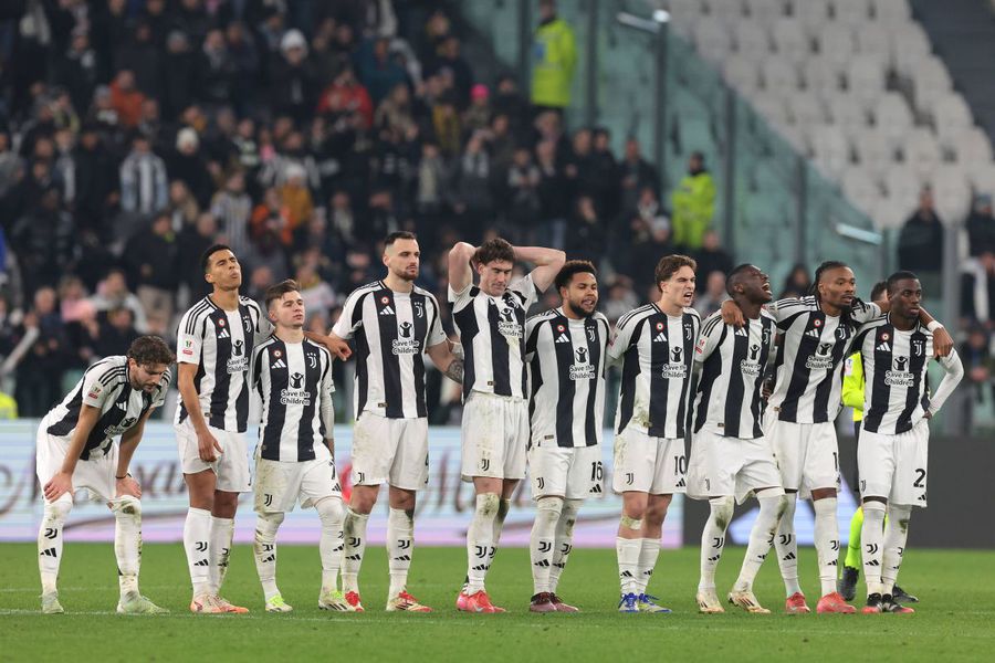 Și Marmotta învelea Bătrâna Doamnă în staniol!