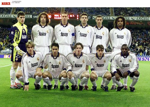 Real Madrid în 2000: Javier Dorado, primul din stânga, pe rândul de jos, lângă Raul. Sursa foto Marca