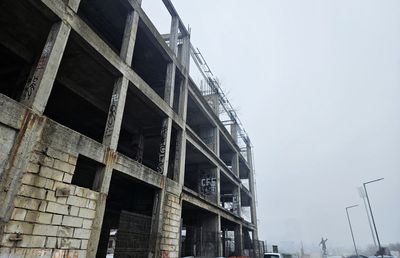 Cine pune mâna pe clădirea-fantomă de lângă stadionul Dinamo: „Mai întâi să avem terenul” » Paragină în locul unde ar fi trebuit să apară un mega-proiect