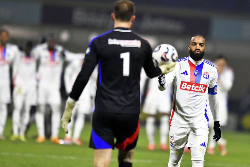 Alexandre Lacazette a ratat la loteria penalty-urilor, iar Lyon a fost eliminată de amatorii de la Bourgoin Jallieu / Sursă foto: Imago Images