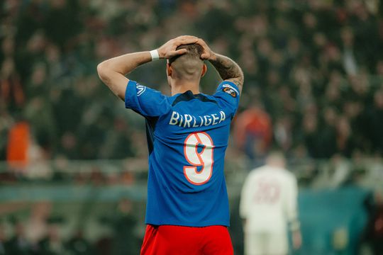 Problemele lui Daniel Bîrligea au revenit. Foto: Imago