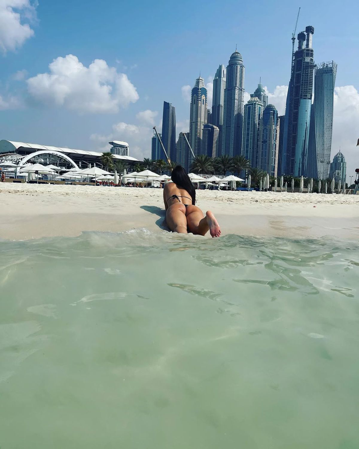 Singura jucătoare de tenis care și-a făcut operație de mărire a sânilor le-a răspuns criticilor: „Altele au mai mari, ai mei sunt falși, atât”