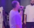 Constantin Budescu a luat microfonul și a început să cânte la aniversarea sa. Foto: Captură tiktok