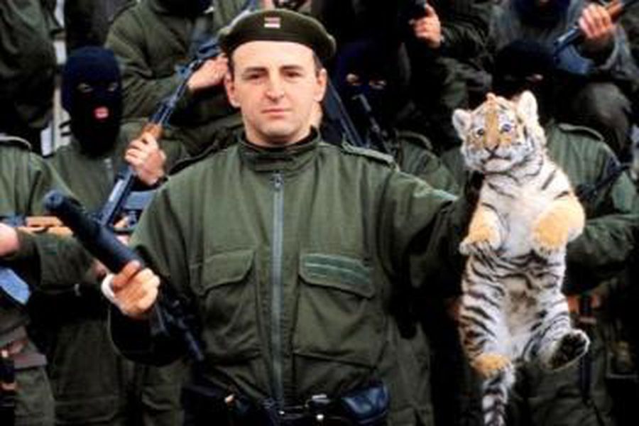 Zeljko „Arkan” Raznatovic Partida dintre Dinamo și Steaua care a stat la baza unui război în toată regula » Căpitanul a atacat polițiștii, ultrașii au mers pe front, iar Miodrag Belodedici relatează: „Ne-au luat niște blindate”