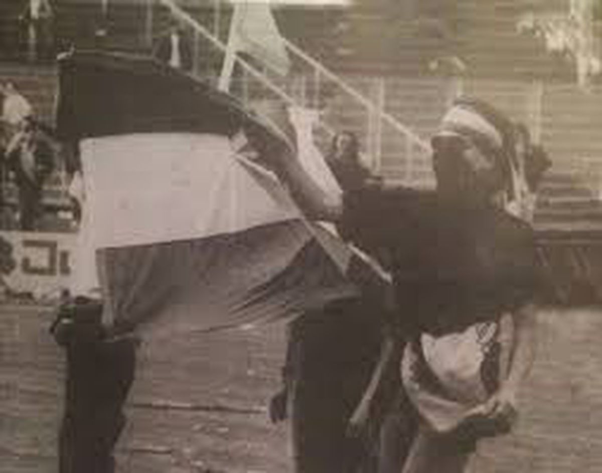 Partida dintre Dinamo și Steaua care a stat la baza unui război în toată regula » Căpitanul a atacat polițiștii, ultrașii au mers pe front, iar Miodrag Belodedici relatează: „Ne-au luat niște blindate”