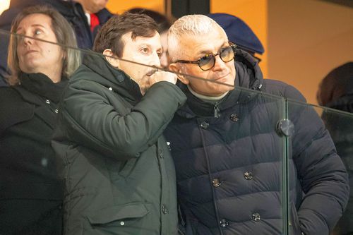 Pablo Longoria (stânga), președintele lui Marseille, a fost suspendat 15 meciuri. Foto: Imago