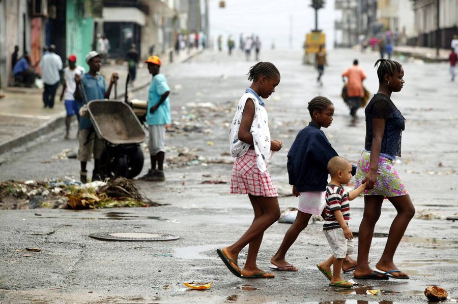 Veteranul lui CSM Oradea provine dintr-o țară africană distrusă de războaie și droguri și organizează anual tabere pentru copii: „Sunt pui de găină, capre pe stradă”