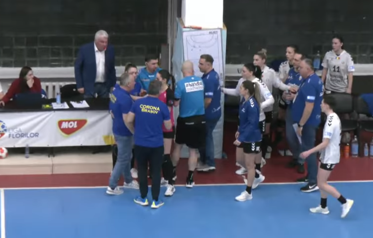 Incidente reprobabile în Liga Națională de handbal! L-a bruscat pe antrenorul adversarei
