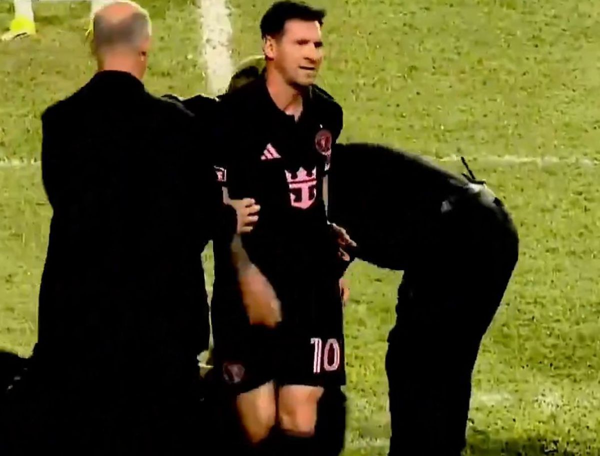 Haos în Puerto Rico! Lionel Messi, pus la pământ de suporteri chiar în timpul meciului