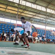 Thomas Bropleh organizează tabere de baschet pentru copii în Liberia/Foto: Instagram (Thomas Bropleh)