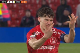 Accidentare oribilă în Nottingham Forest - Fenerbahce » Televiziunile au refuzat să difuzeze reluarea!