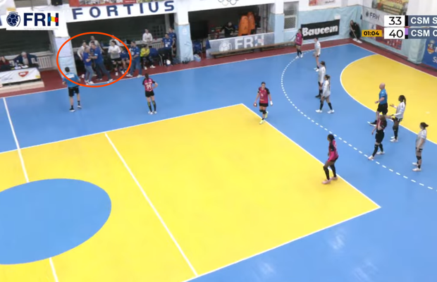 Incidente reprobabile în Liga Națională de handbal! L-a bruscat pe antrenorul adversarei