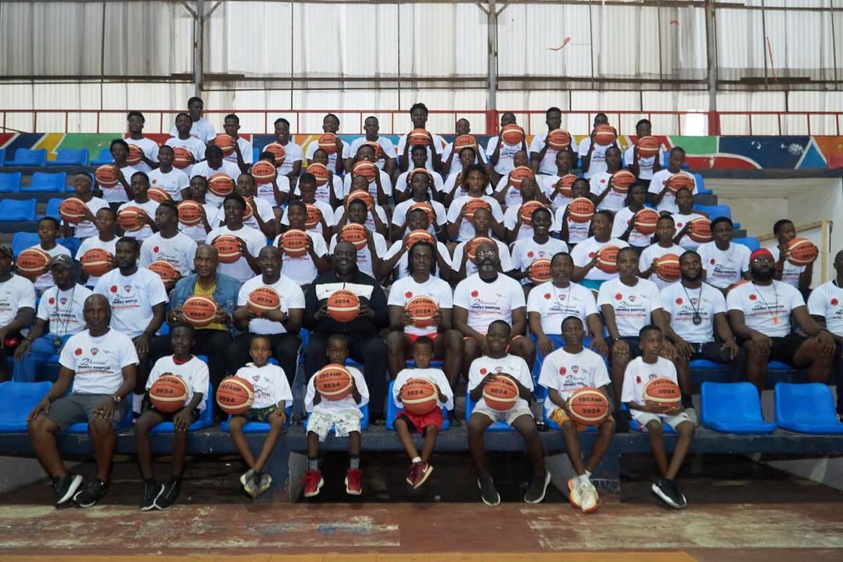 Thomas Bropleh, jucătorul lui CSM Oradea care organizează tabere de baschet în Liberia