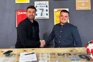 Capul răutăților din „cazul Păulești” s-a lăudat că-l reprezintă pe Adi Mutu: „Așa mi-a câștigat încrederea” » Cum explică „Briliantul” poza împreună