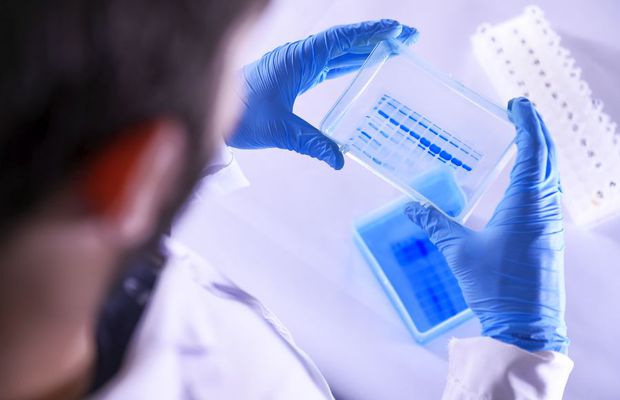 Explicațiile unui expert român: de ce nu vom avea prea curând vaccin împotriva COVID-19