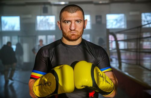 Kickboxerul român Cătălin Moroșanu consideră că medicii sunt vinovați pentru situația dramatică din Suceava, care este pe cale să devină focarul de coronavirus din România.