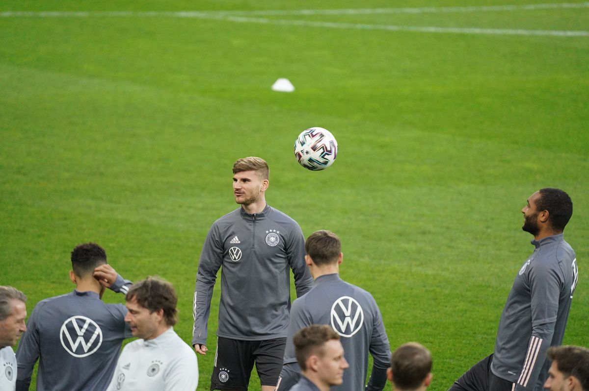 Joachim Low a lăudat un compartiment al naționalei României: „Acolo sunt puternici!” » Imagini de la antrenamentul nemților