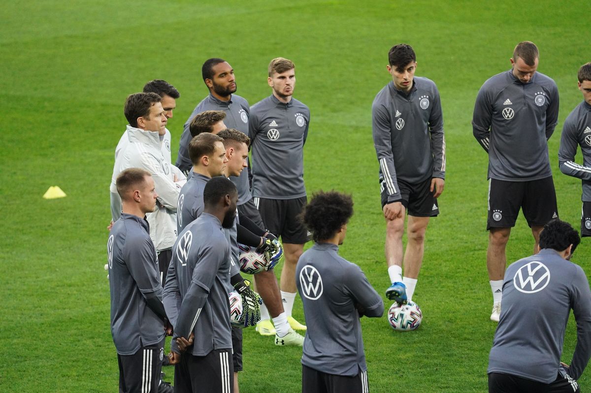 Joachim Low a lăudat un compartiment al naționalei României: „Acolo sunt puternici!” » Imagini de la antrenamentul nemților