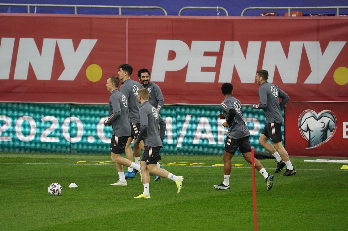 Joachim Low a lăudat un compartiment al naționalei României: „Acolo sunt puternici!” » Imagini de la antrenamentul nemților