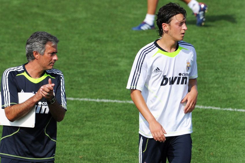 Mesut Ozil și Mourinho, în 2010 / Sursă foto: Guliver/Getty Images
