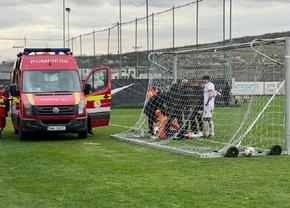 Sperietură în amicalul CFR Cluj - Hermannstadt » S-a lovit de o bară de susținere și a fost nevoie de intervenția ambulanței