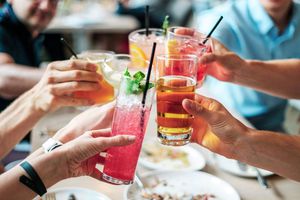 „Consumul de alcool te face mai prost” » Ce spune celebrul doctor Mihail Pautov despre efectele secundare ale băutului