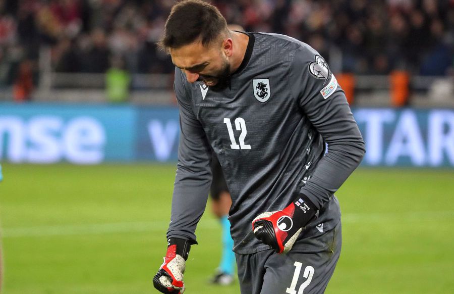 Giorgi Mamardashvili, sărbătorind calificarea Georgiei la EURO / Sursă foto: Imago Images Imens rateu! Titularul din La Liga, cotat la 35 de milioane € și calificat la EURO, a fost propus în Superligă: „Cei de acolo n-au dat niciun răspuns”