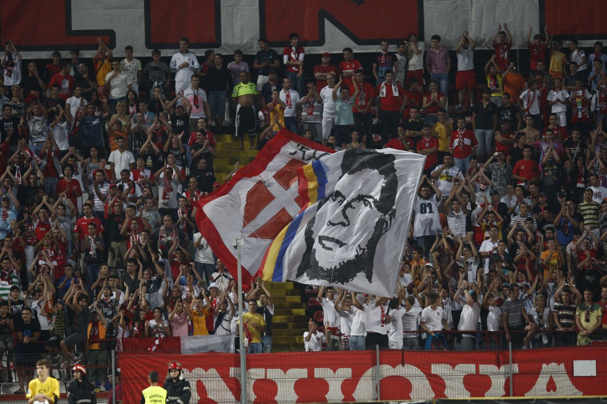 De unde vine expresia de „masa verde” și 10 exemple celebre din fotbalul românesc: Cazul „Bricheta”, „Minunea de la Liberec” și momentul în care s-a stins nocturna în Rapid - PSG