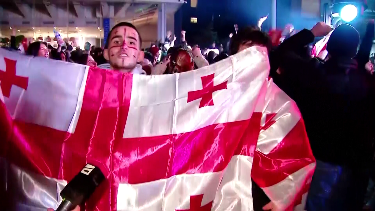 A fost noapte albă pe străzile din Tbilisi! » Mii de georgieni au sărbătorit cu jucătorii calificarea istorică la Euro