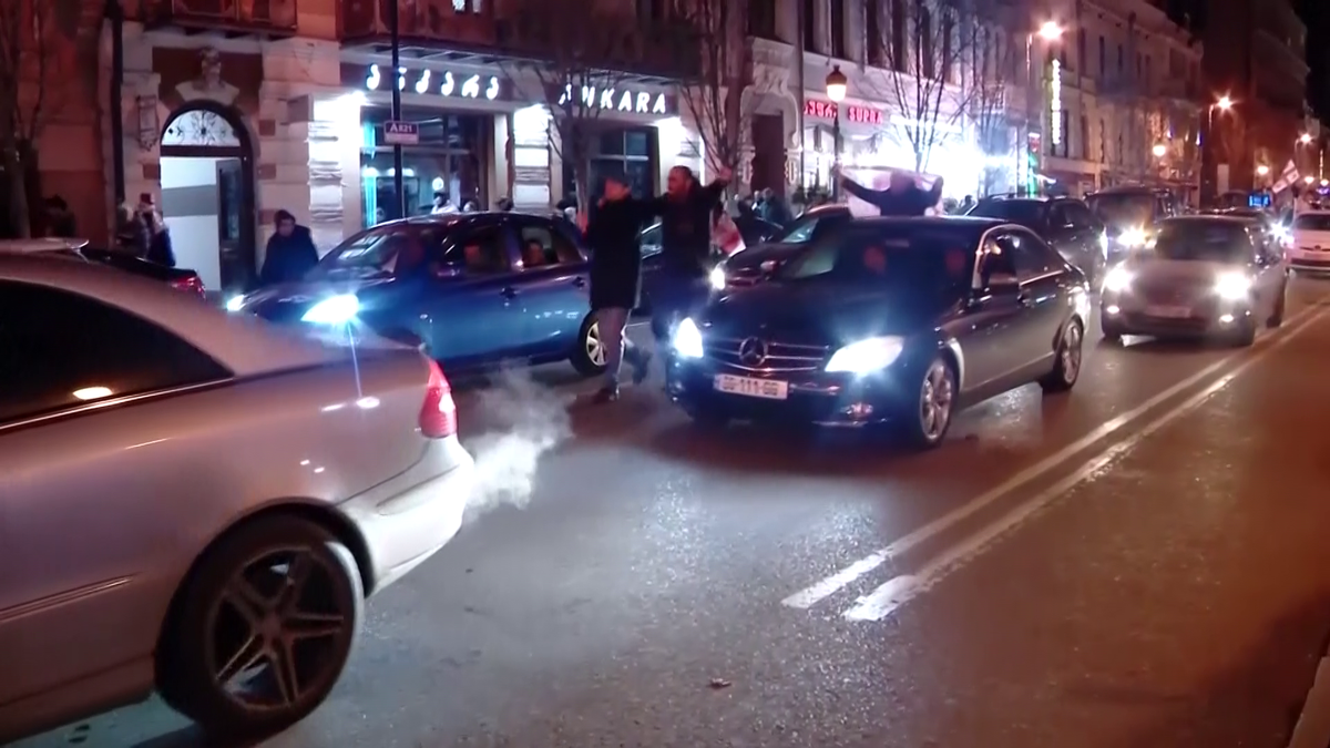 A fost noapte albă pe străzile din Tbilisi! » Mii de georgieni au sărbătorit cu jucătorii calificarea istorică la Euro