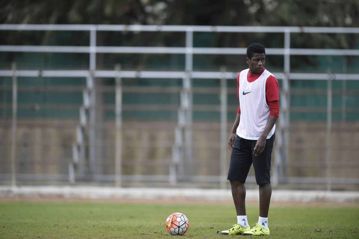 DINAMO // Patrick Ekeng