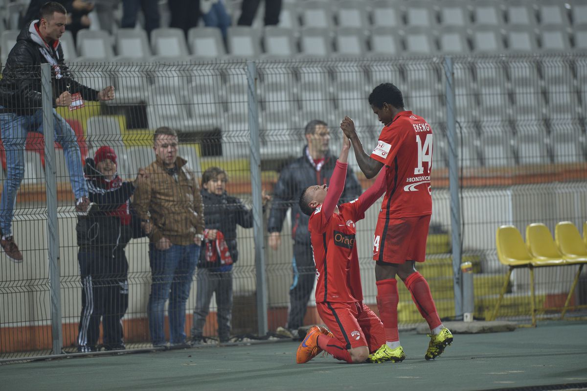 DINAMO // Patrick Ekeng