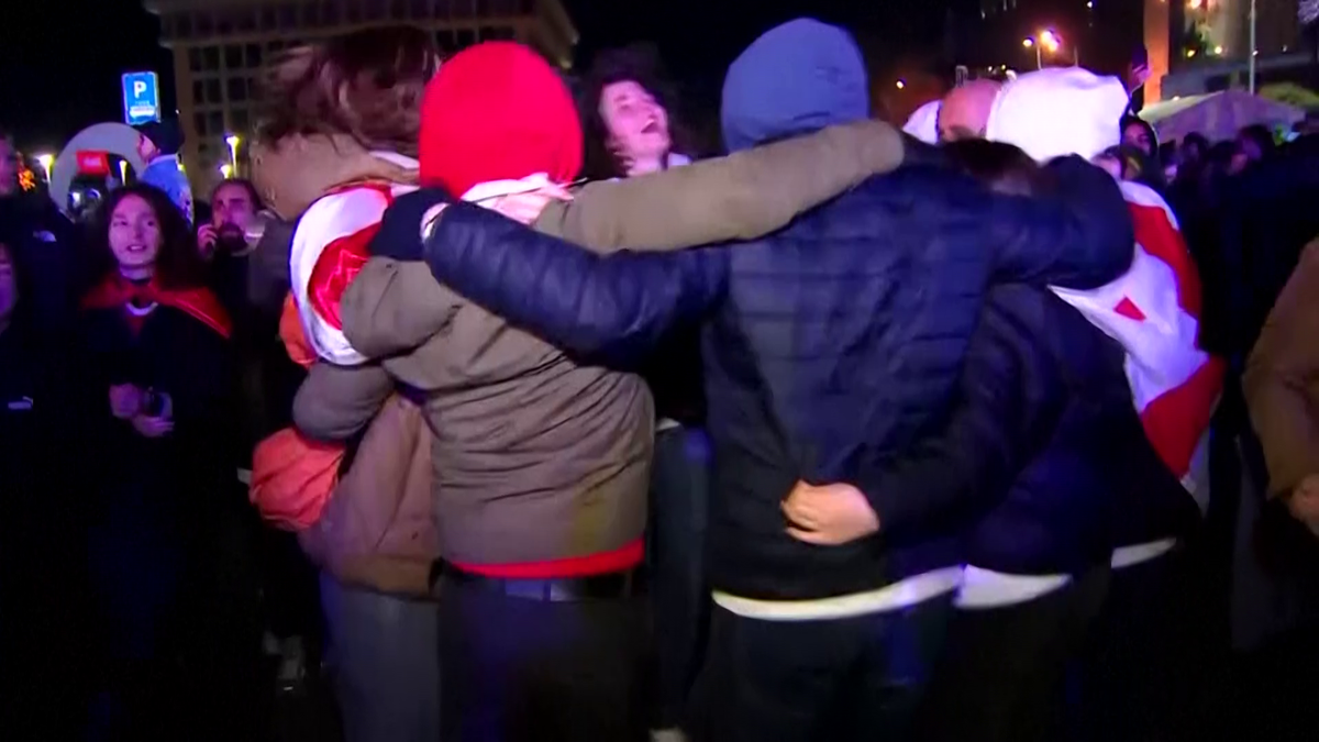 A fost noapte albă pe străzile din Tbilisi! » Mii de georgieni au sărbătorit cu jucătorii calificarea istorică la Euro