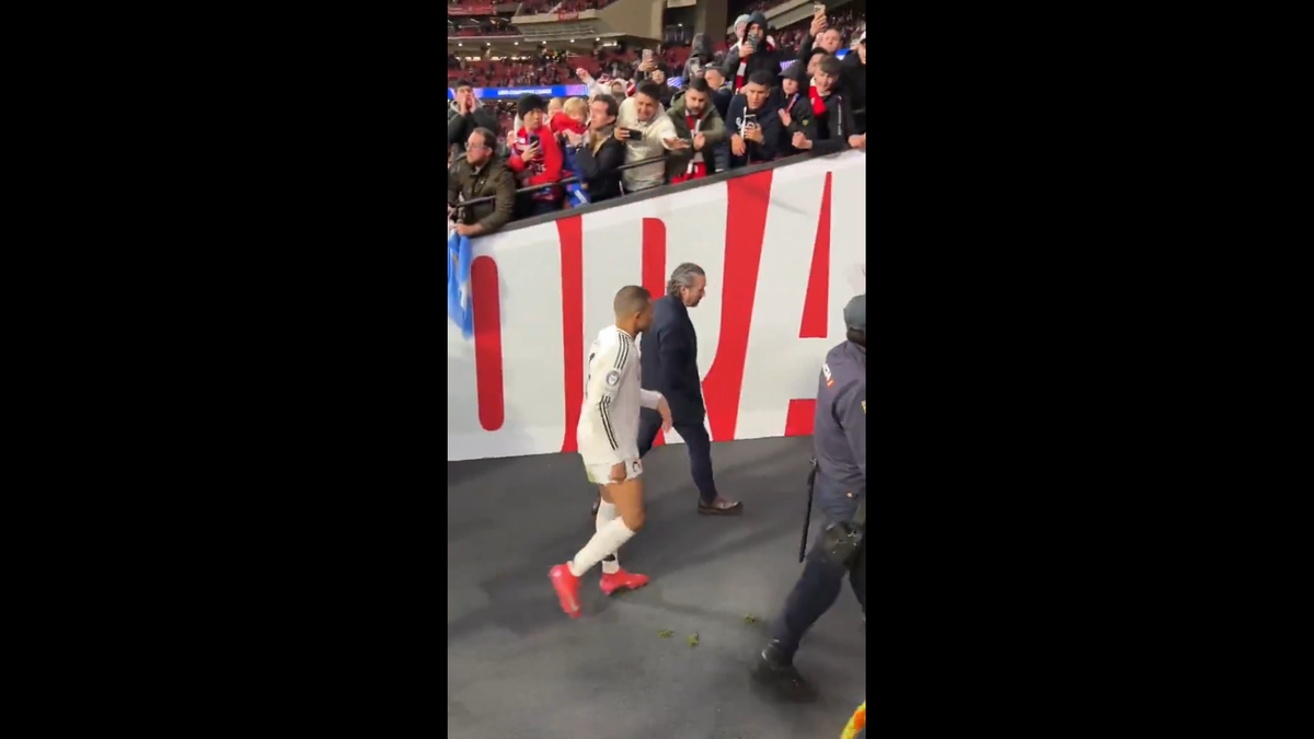 4 fotbaliști de la Real Madrid vor fi anchetați de UEFA, în urma gesturilor scandaloase de la finalul meciului!