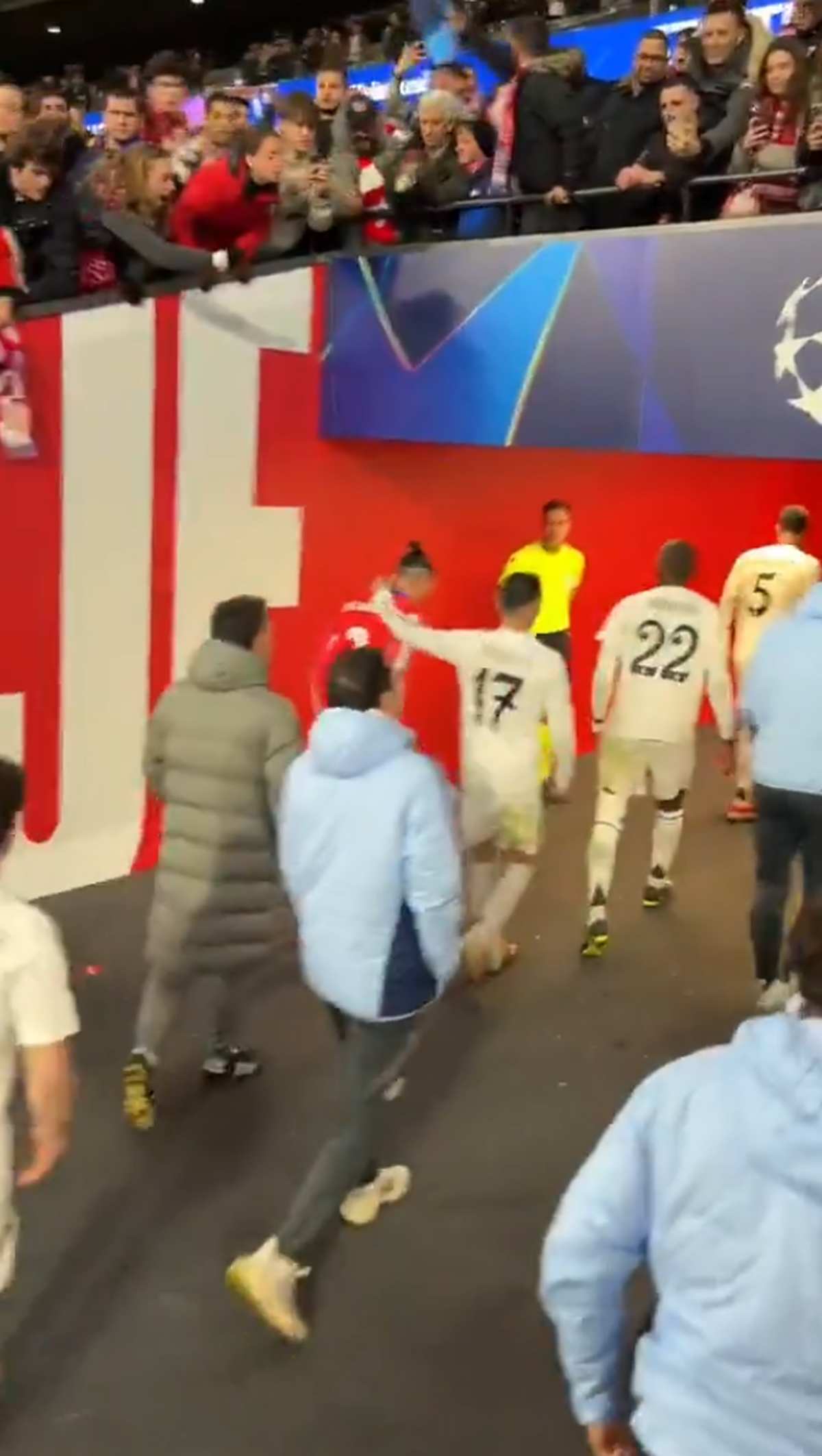 4 fotbaliști de la Real Madrid vor fi anchetați de UEFA, în urma gesturilor scandaloase de la finalul meciului!