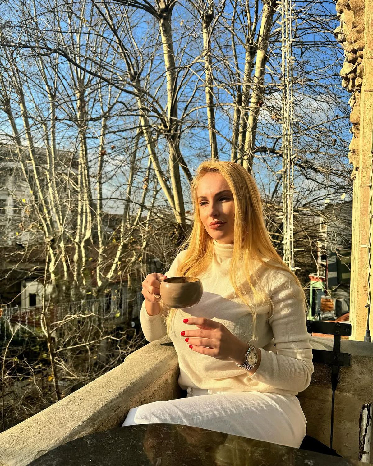 L-a înnebunit pe Mara la „Divizia Sexy” și a fost prima asistentă de la „Neața cu Răzvan și Dani” » Incredibil cum arată Andreea Spătaru la 40 de ani!