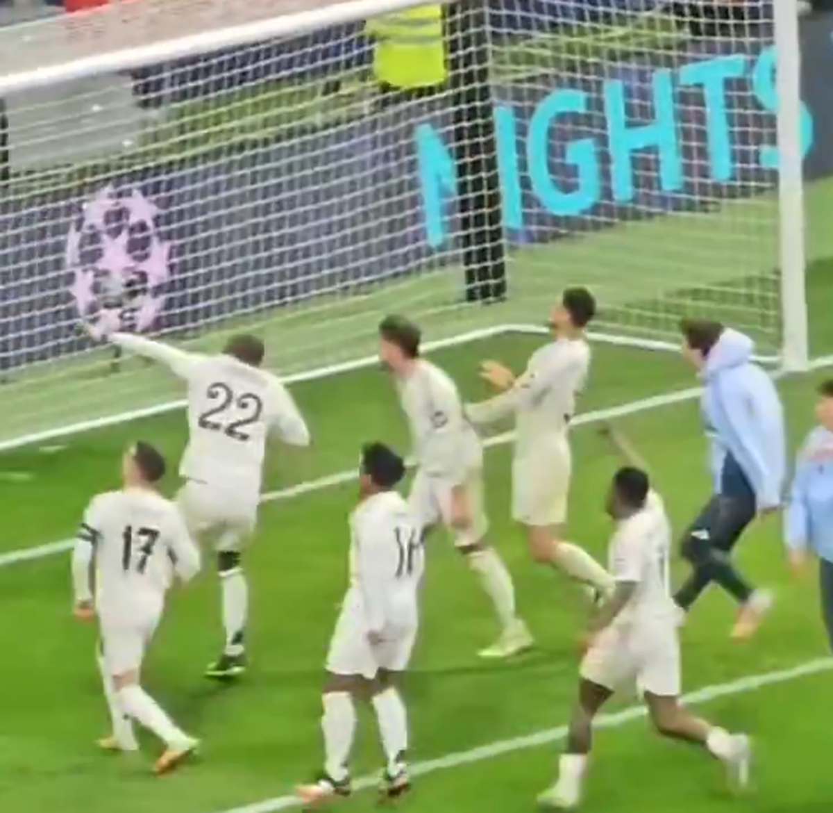 4 fotbaliști de la Real Madrid vor fi anchetați de UEFA, în urma gesturilor scandaloase de la finalul meciului!