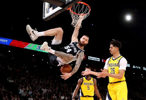 Accor Arena din Paris e pregătită să găzduiască meciuri din NBA. A mai făcut-o și în trecut / FOTO: Imago