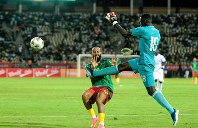 Un nou scandal de trucaj pentru pariuri: portarul naționalei, filmat în timp ce ar discuta aranjamentul » Uluitor ce goluri a putut să încaseze!