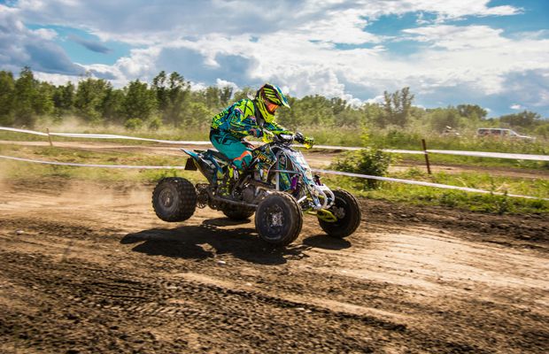 7 caracteristici esențiale pentru o cască de protecție bună