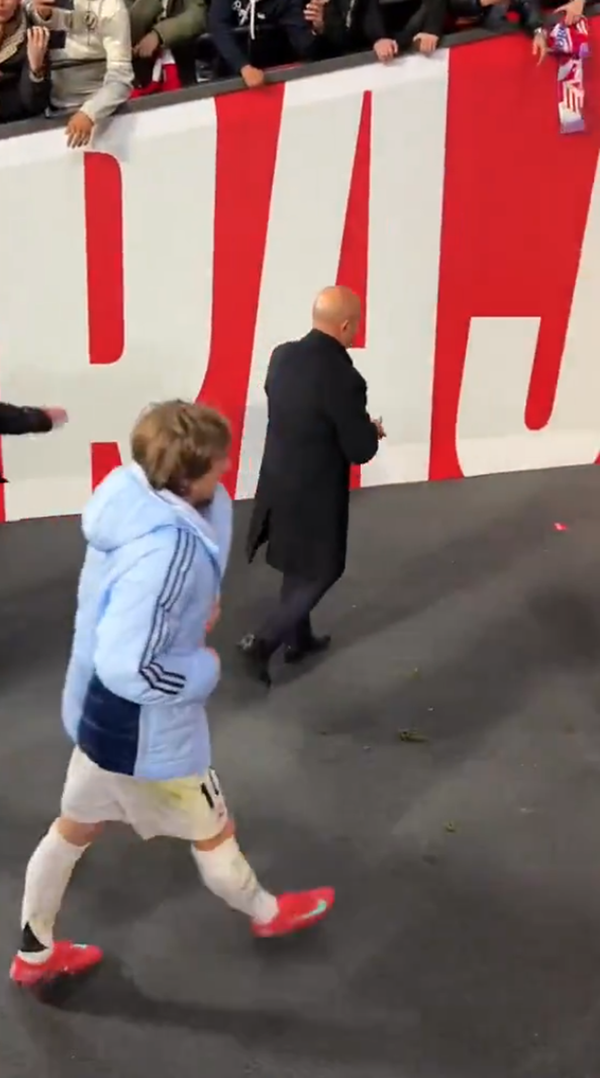 4 fotbaliști de la Real Madrid vor fi anchetați de UEFA, în urma gesturilor scandaloase de la finalul meciului!