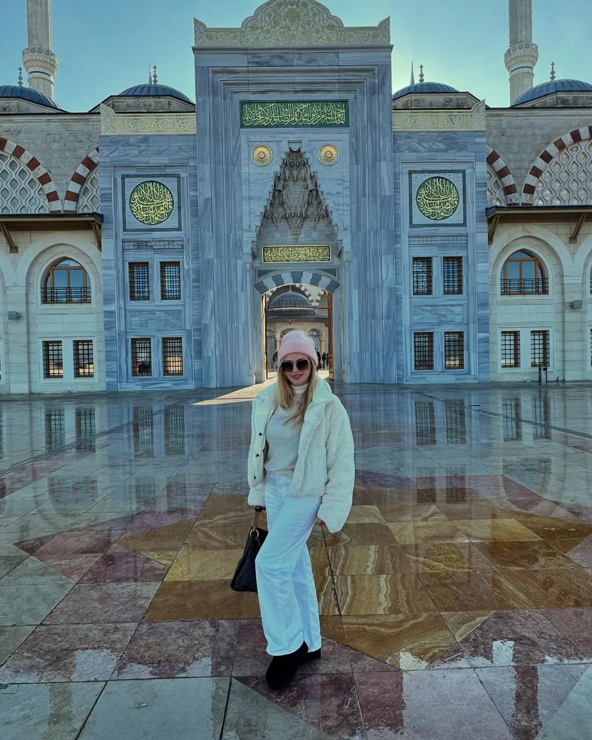 L-a înnebunit pe Mara la „Divizia Sexy” și a fost prima asistentă de la „Neața cu Răzvan și Dani” » Incredibil cum arată Andreea Spătaru la 40 de ani!