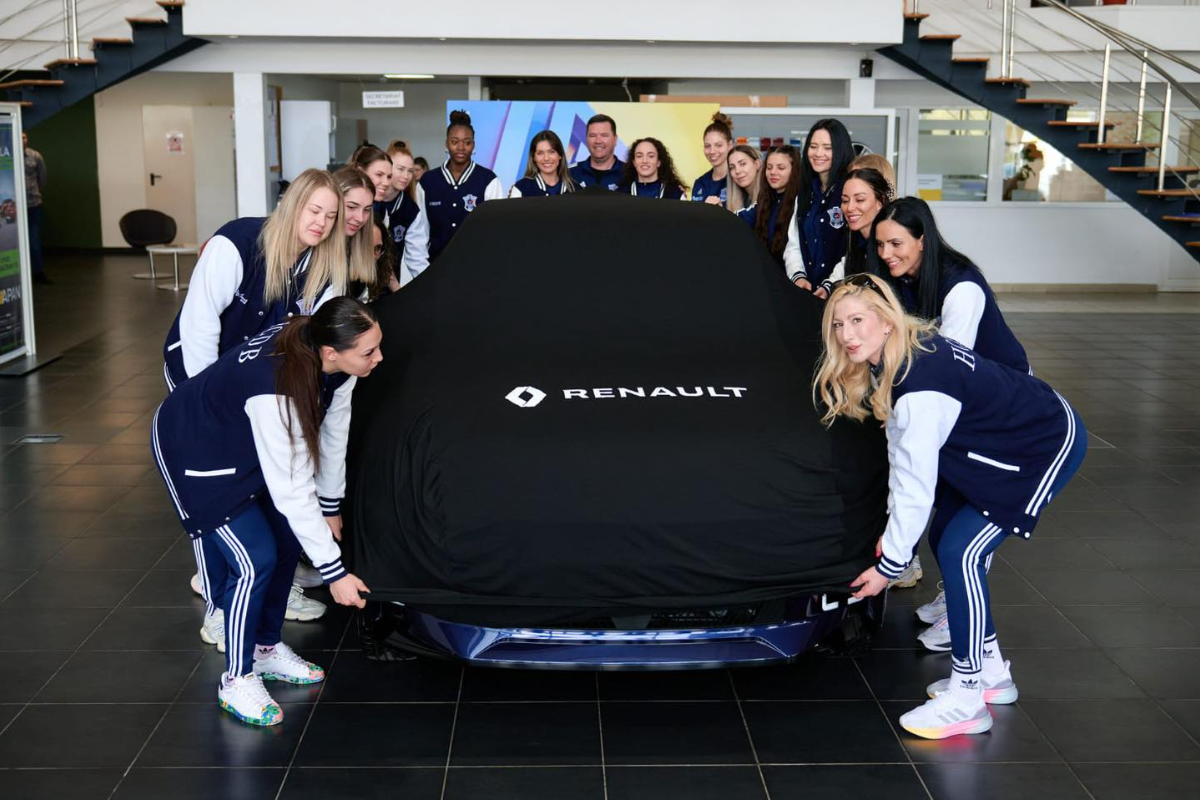 Handbalistele Dunării Brăila, vizită în showroom pentru noul Renault 5: „O experiență unică”
