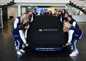 Handbalistele Dunării Brăila, vizită în showroom pentru noul Renault 5: „O experiență unică”