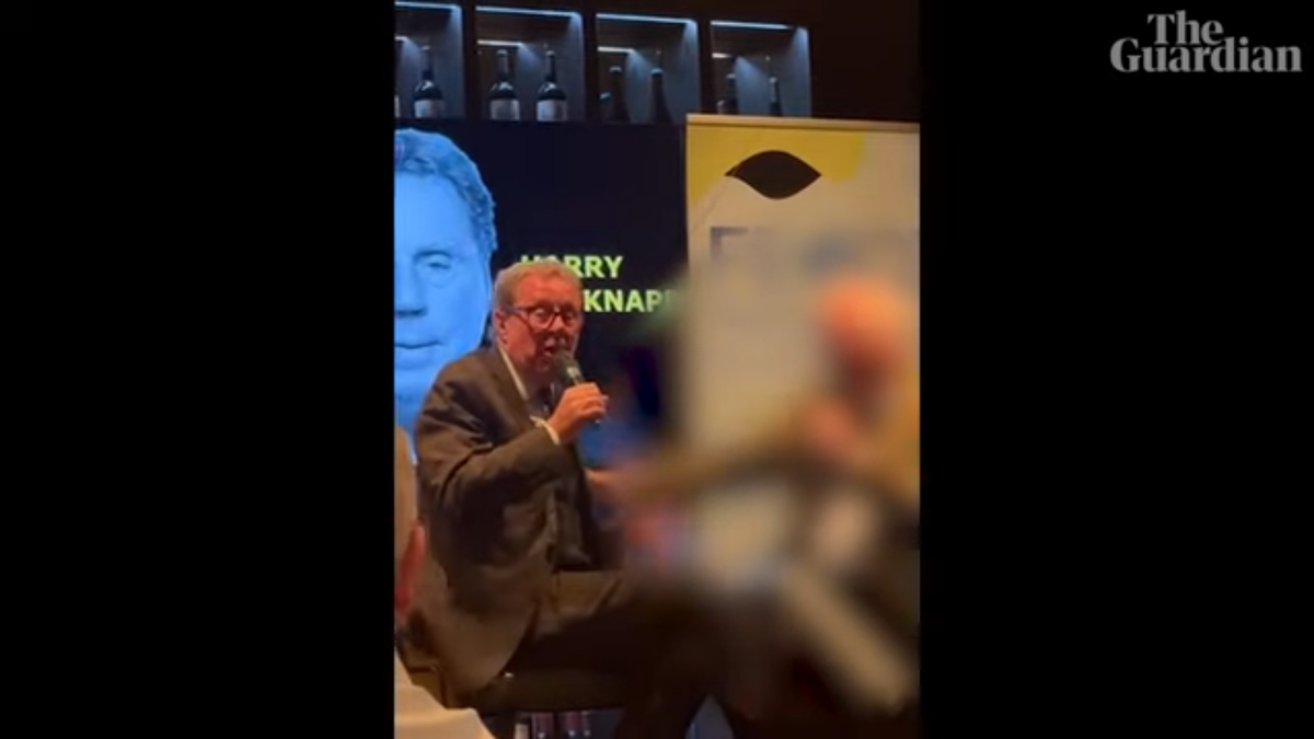 Celebrul antrenor englez e acuzat că a făcut salutul nazist pe scenă, după ce l-a numit pe Thomas Tuchel „spion german”!