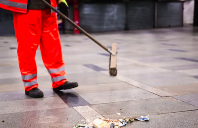 Ce se întâmplă după fluierul final? Curățenia – eroul nevăzut al evenimentelor sportive