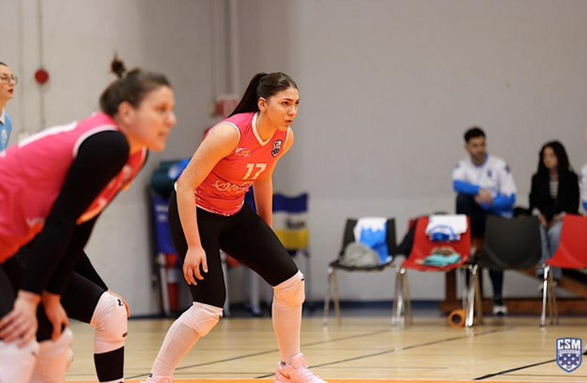 Transfer de răsunet pentru fenomenul din voleiul românesc » La 15 ani, sportiva care poartă 46 la picior a semnat într-un campionat de top al lumii: „Vreau să trec la un nivel superior”